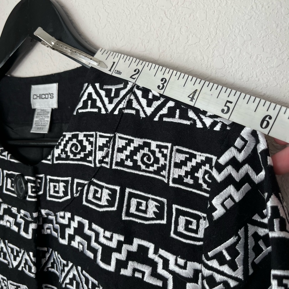 Chico's VTG Womens Size L (Chico's Size 2)
Black White Embroidered Blazer - Picture 2 of 4